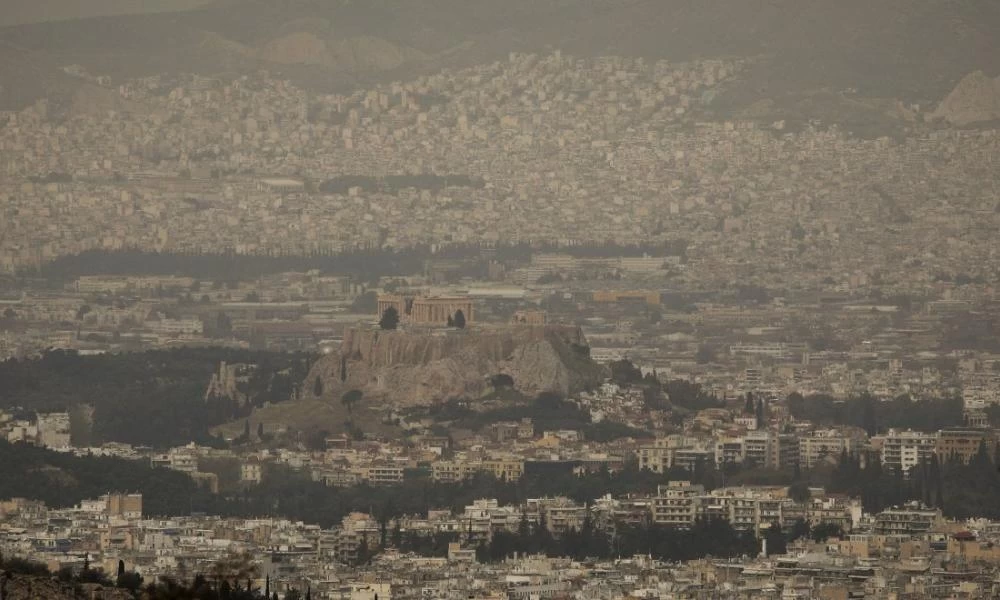 Αφρικανική σκόνη, λασποβροχές και θερμοκρασία στα ύψη από την Παρασκευή